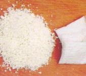 伊犁哈薩克自治州 以邊境小額貿易為橋，促絲網制品等商品技術進出口繁榮