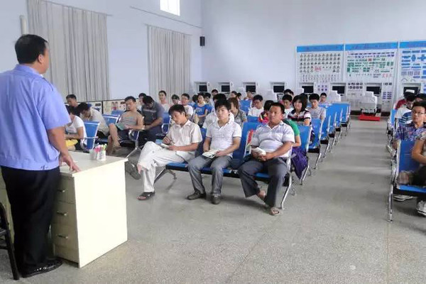 海南駕培新政 5月1日起駕校可自行聘用教練員，行業(yè)迎來市場化新變革